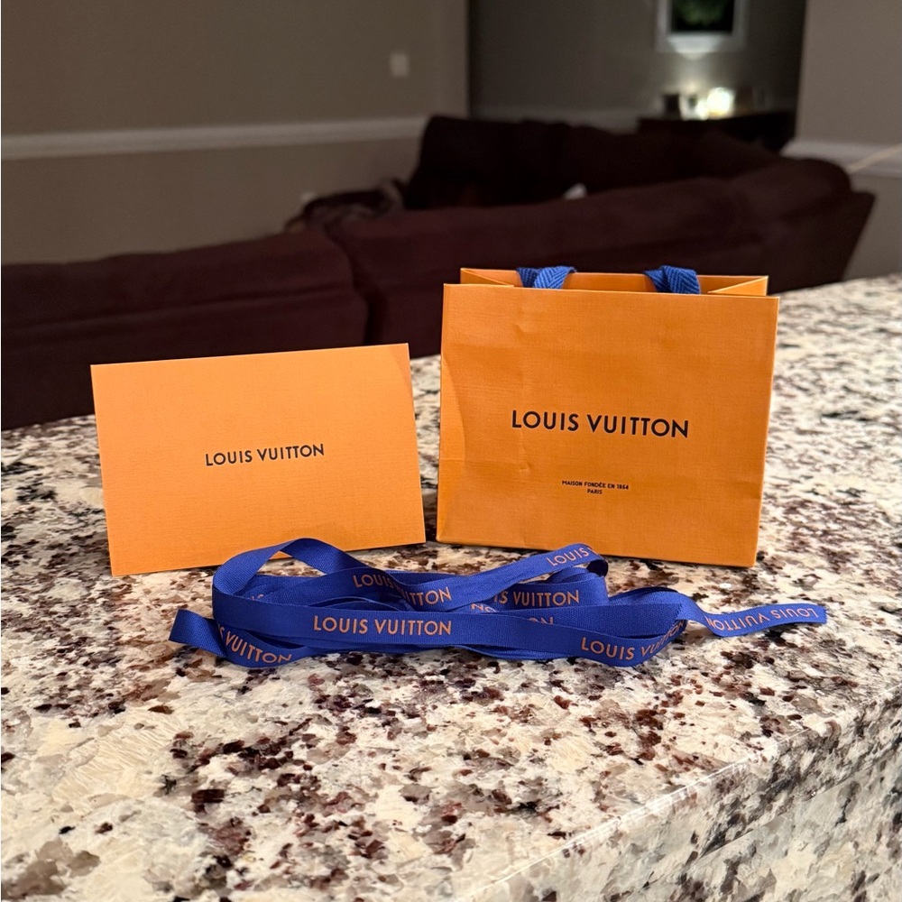 XS AUTHENTIC LOUIS VUITTON SHOPPING BAG, RECEPT CARD, & RIBBON